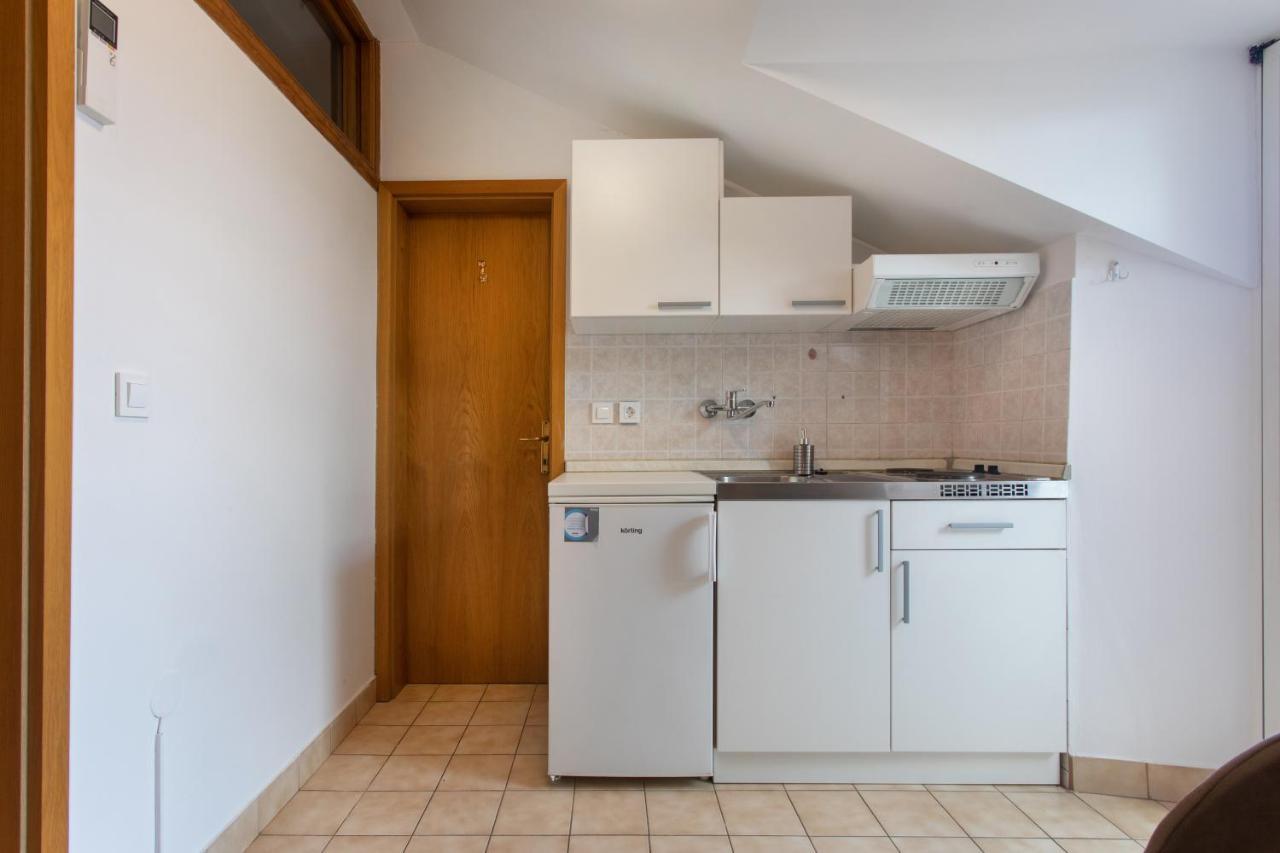 Apartmaji Pri Perotu Izola Exterior photo
