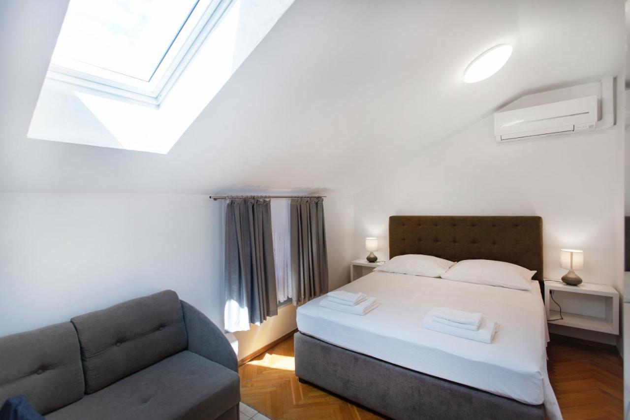 Apartmaji Pri Perotu Izola Exterior photo